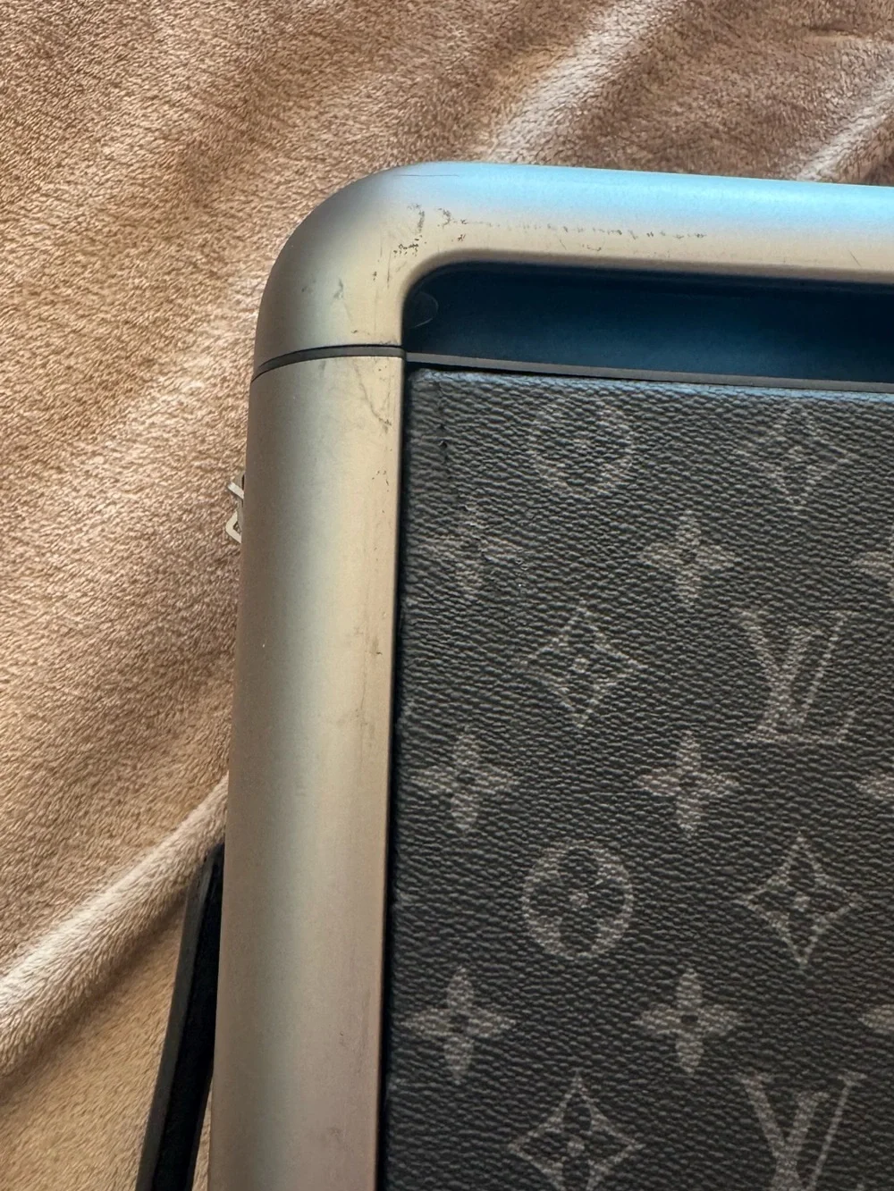Louis Vuitton Horizon 55 Monogram Eclipse Black